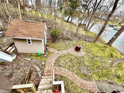 1126 Lakeshore Drive Brooklyn IA 52211