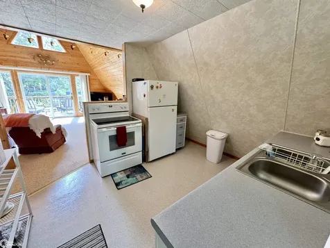 1126 Lakeshore Drive Brooklyn IA 52211