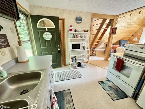 1126 Lakeshore Drive Brooklyn IA 52211