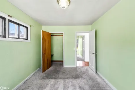 509 E Main Street Marshalltown IA 50158