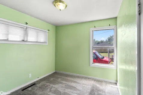 509 E Main Street Marshalltown IA 50158
