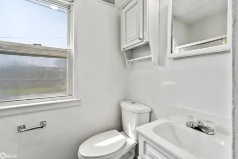 509 E Main Street Marshalltown IA 50158