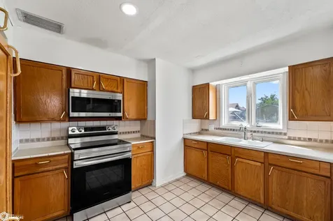 509 E Main Street Marshalltown IA 50158