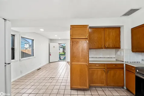 509 E Main Street Marshalltown IA 50158