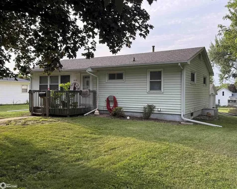 613 E College Street Toledo IA 52342
