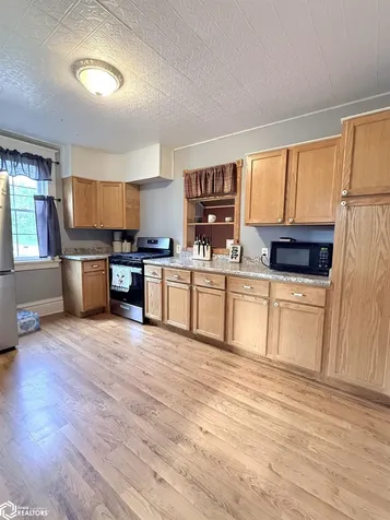 3054 Woodland Drive SW Cedar Rapids IA 52404