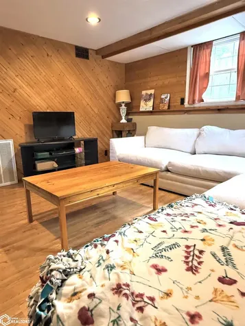 3054 Woodland Drive SW Cedar Rapids IA 52404
