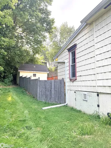 3054 Woodland Drive SW Cedar Rapids IA 52404