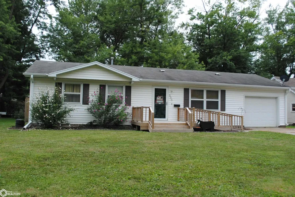 506 E Pierce Fairfield IA 52556