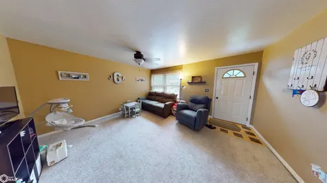 506 E Pierce Fairfield IA 52556