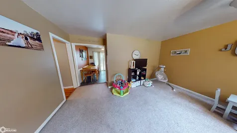 506 E Pierce Fairfield IA 52556