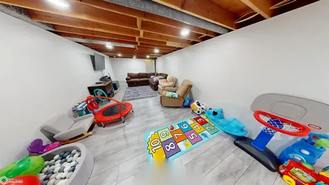 506 E Pierce Fairfield IA 52556