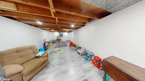 506 E Pierce Fairfield IA 52556