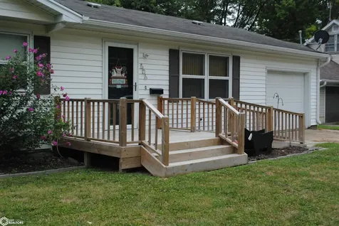 506 E Pierce Fairfield IA 52556