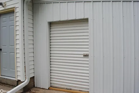 506 E Pierce Fairfield IA 52556