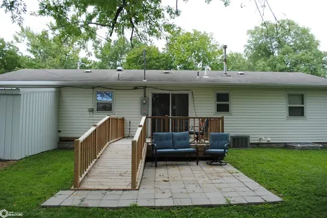506 E Pierce Fairfield IA 52556