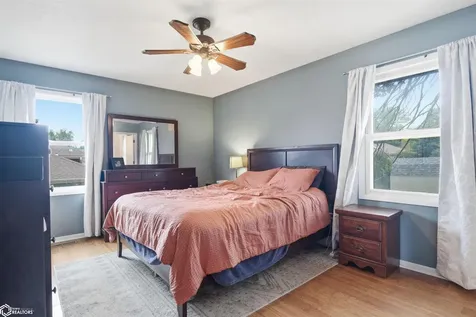 1817 Reed Street Grinnell IA 50112