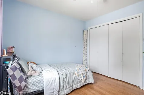 1817 Reed Street Grinnell IA 50112