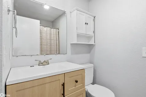 1817 Reed Street Grinnell IA 50112