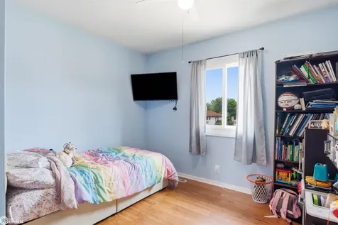 1817 Reed Street Grinnell IA 50112