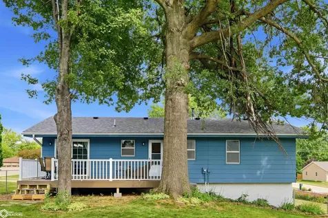 1817 Reed Street Grinnell IA 50112