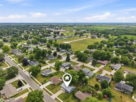 1817 Reed Street Grinnell IA 50112
