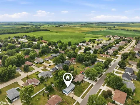 1817 Reed Street Grinnell IA 50112