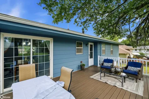 1817 Reed Street Grinnell IA 50112