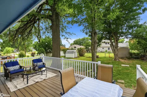 1817 Reed Street Grinnell IA 50112