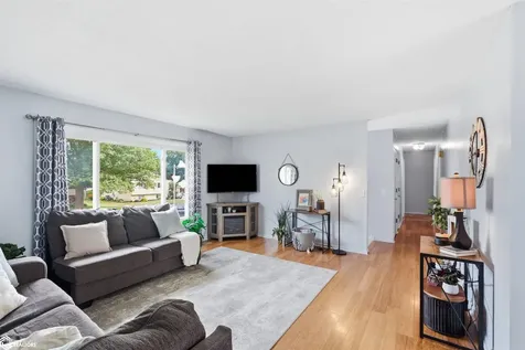 1817 Reed Street Grinnell IA 50112