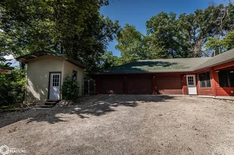 1948 Underwood Avenue Marshalltown IA 50158