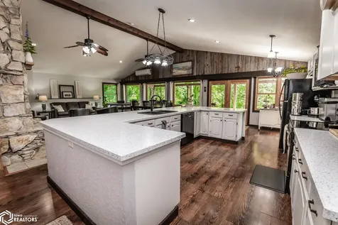 1948 Underwood Avenue Marshalltown IA 50158