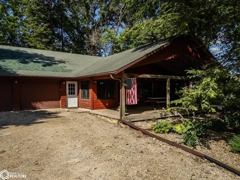 1948 Underwood Avenue Marshalltown IA 50158