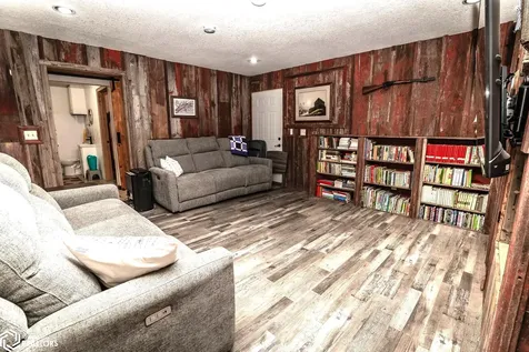 1948 Underwood Avenue Marshalltown IA 50158
