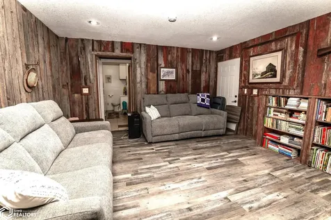 1948 Underwood Avenue Marshalltown IA 50158
