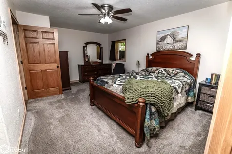 1948 Underwood Avenue Marshalltown IA 50158