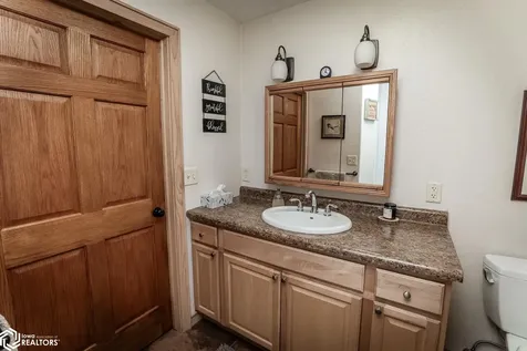 1948 Underwood Avenue Marshalltown IA 50158