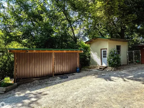 1948 Underwood Avenue Marshalltown IA 50158