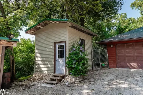 1948 Underwood Avenue Marshalltown IA 50158