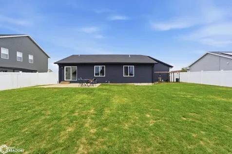 1005 S 12th Avenue Washington IA 52353