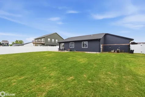 1005 S 12th Avenue Washington IA 52353
