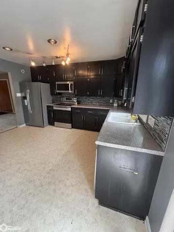 904 S 6th Street Fairfield IA 52556