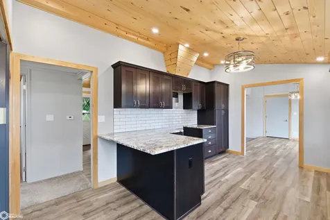 3997 80th Street Grinnell IA 50112