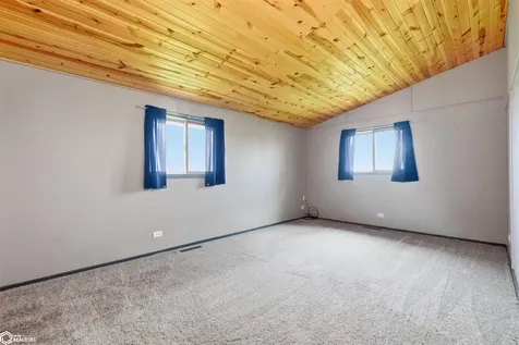 3997 80th Street Grinnell IA 50112