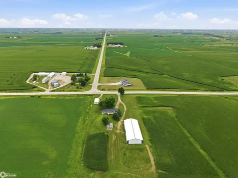 3997 80th Street Grinnell IA 50112