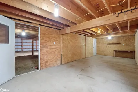 3997 80th Street Grinnell IA 50112