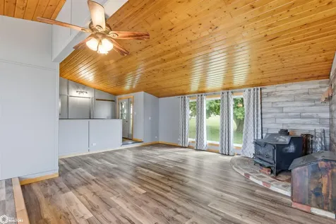 3997 80th Street Grinnell IA 50112