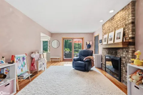 1822 Prairie Street Grinnell IA 50112