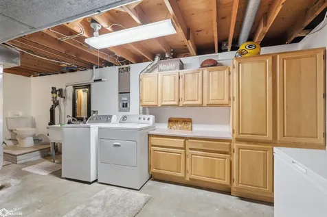 1822 Prairie Street Grinnell IA 50112