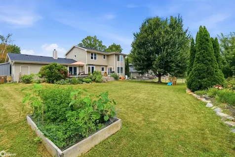 1822 Prairie Street Grinnell IA 50112